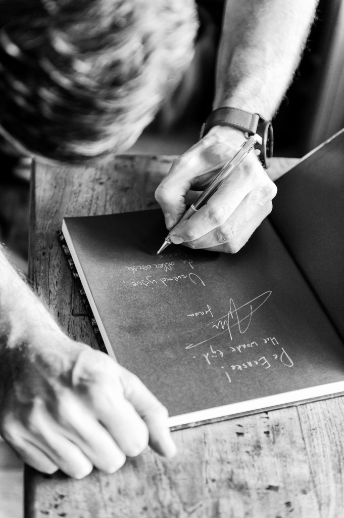 Leo signeren 2 zw